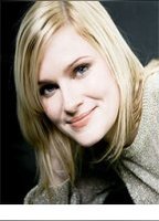 Nicholle Tom