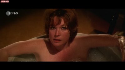 Shirley MacLaine