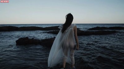 Лаура Хувенагель (Laura Houvenagel)