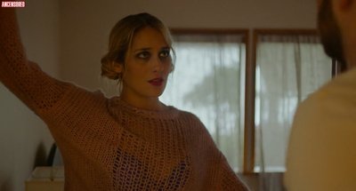 Lola Kirke