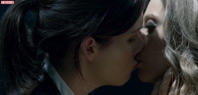 Shannon Woodward