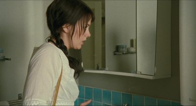 Alexandra Roach