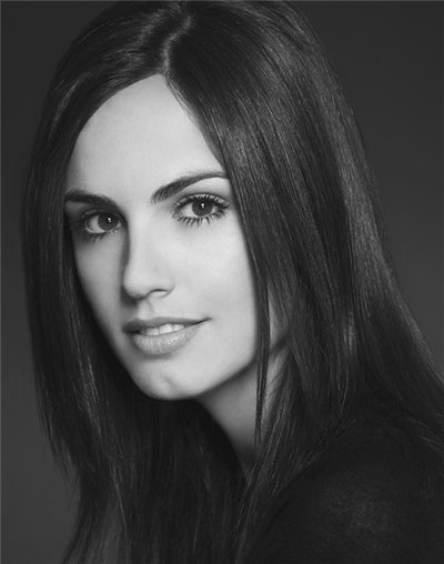 Клаудия Бассолс (Claudia Bassols)