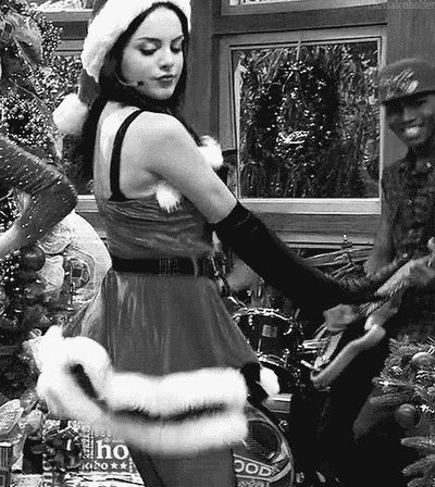 Elizabeth Gillies