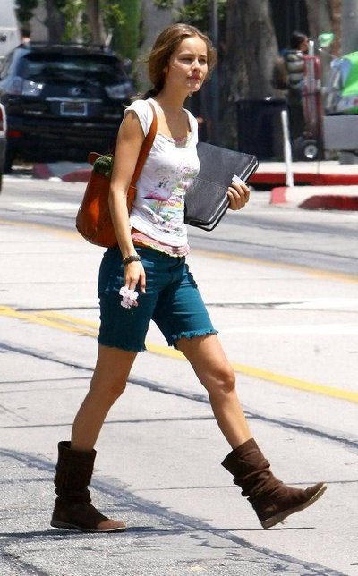 Isabel Lucas