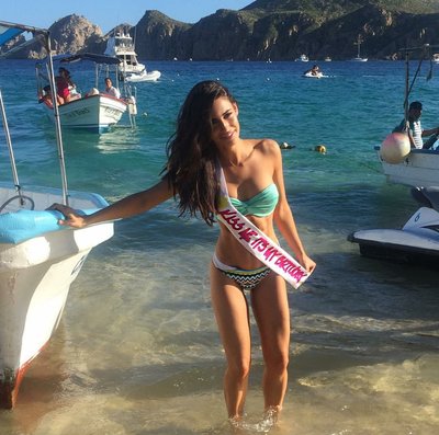 Джессика Лоундес (Jessica Lowndes)