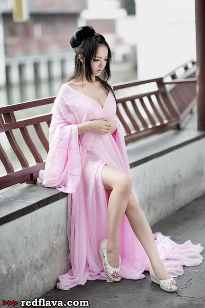 Li Ling / Wai Wai