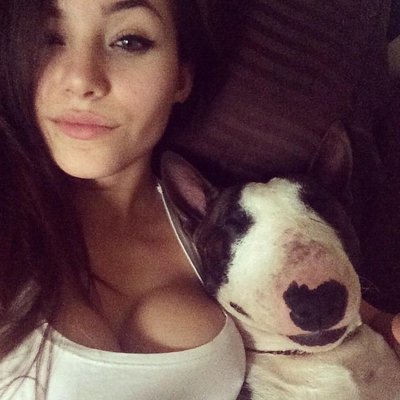 Melanie Pavola